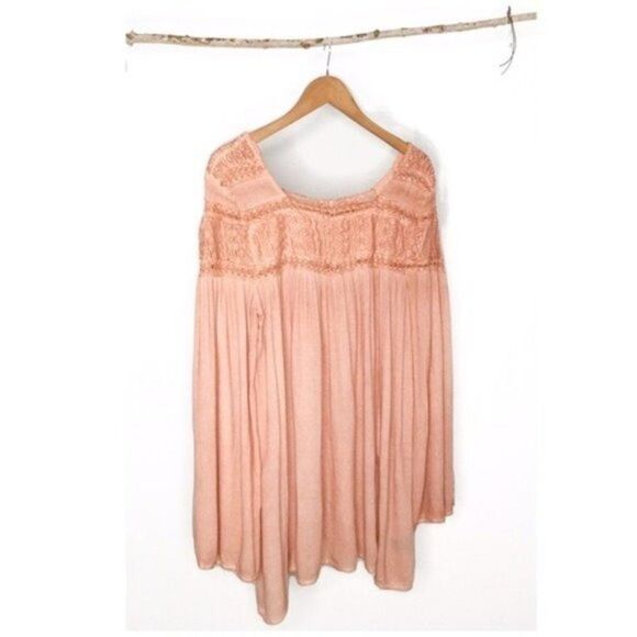 𝅺WOVEN Gauze Tunic w/ Lace Contrast & Bell Sleeves - Picture 9 of 14